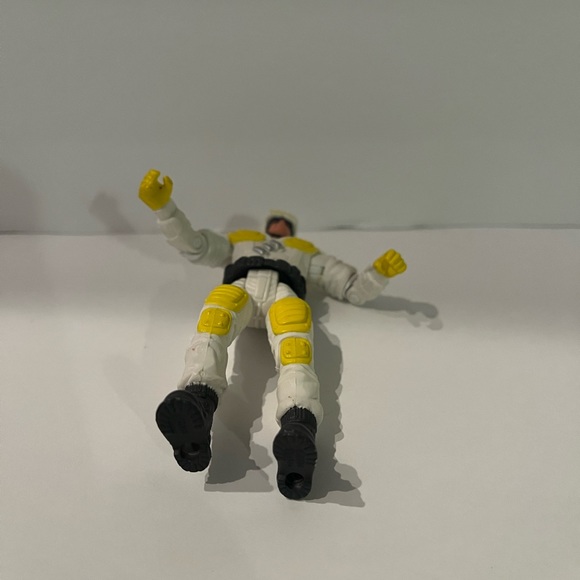 GI Joe Action Figure Commando - Code Name: Frostbite - Picture 4 of 5